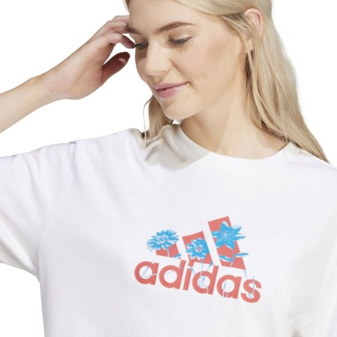 Koszulka damska adidas Flower Pack Badge of Sport biała IT1421 Koszulka damska adidas Flower Pack Badge of Sport biała IT1421