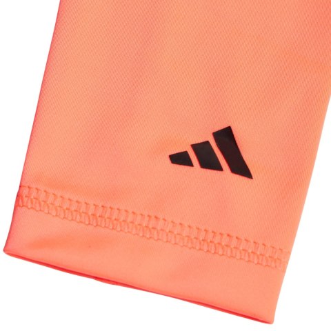 Ochraniacze piłkarskie adidas Tiro League szaro-pomarańczowe IW3788 Ochraniacze piłkarskie adidas Tiro League szaro-pomarańczowe IW3788