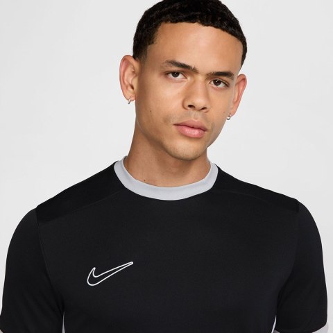 Koszulka Nike Academy 25 SS Top FZ9754-010 Koszulka Nike Academy 25 SS Top FZ9754-010