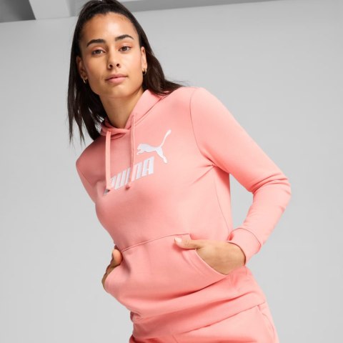 Bluza damska Puma ESS No.1 Logo Hoodie łososiowa 682391 18 Bluza damska Puma ESS No.1 Logo Hoodie łososiowa 682391 18